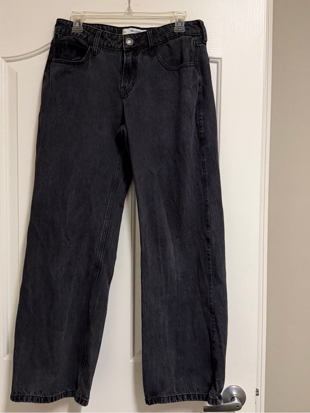 Hollister Women’s Low-rise Black baggy Jeans
